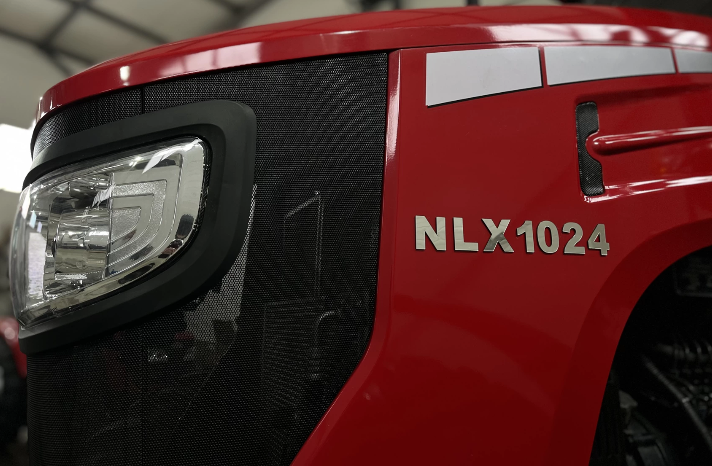 ТРАКТОР YTO NLX1024